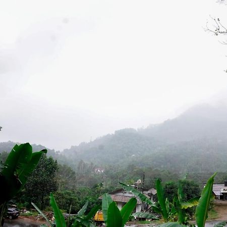 Koonamparayil Home Stay Munnar Anaviratty-Family Only Eksteriør billede