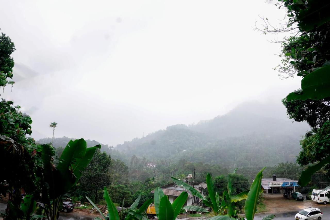 Koonamparayil Home Stay Munnar Anaviratty-Family Only Eksteriør billede
